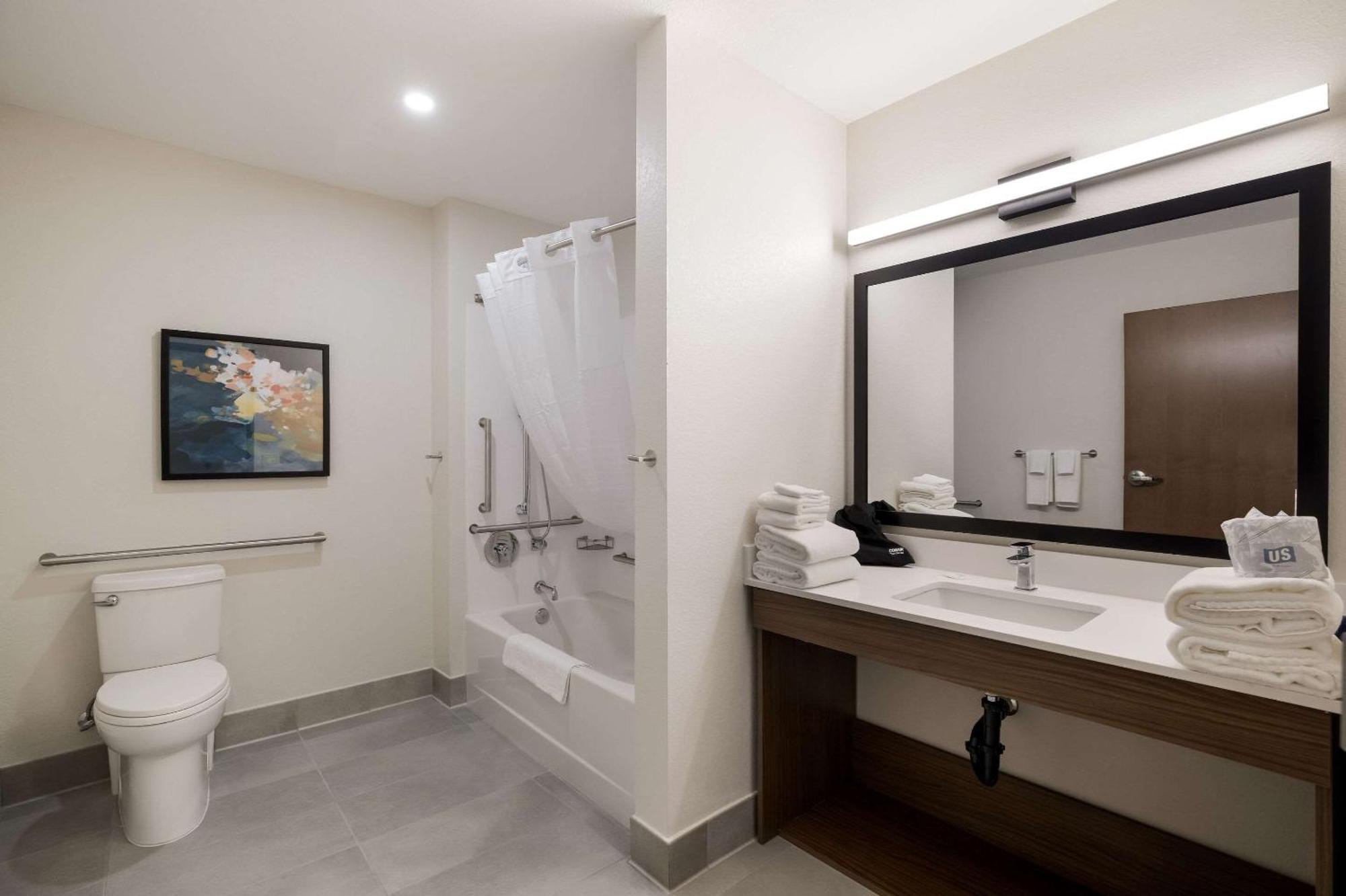 Hotel Everhome Corona