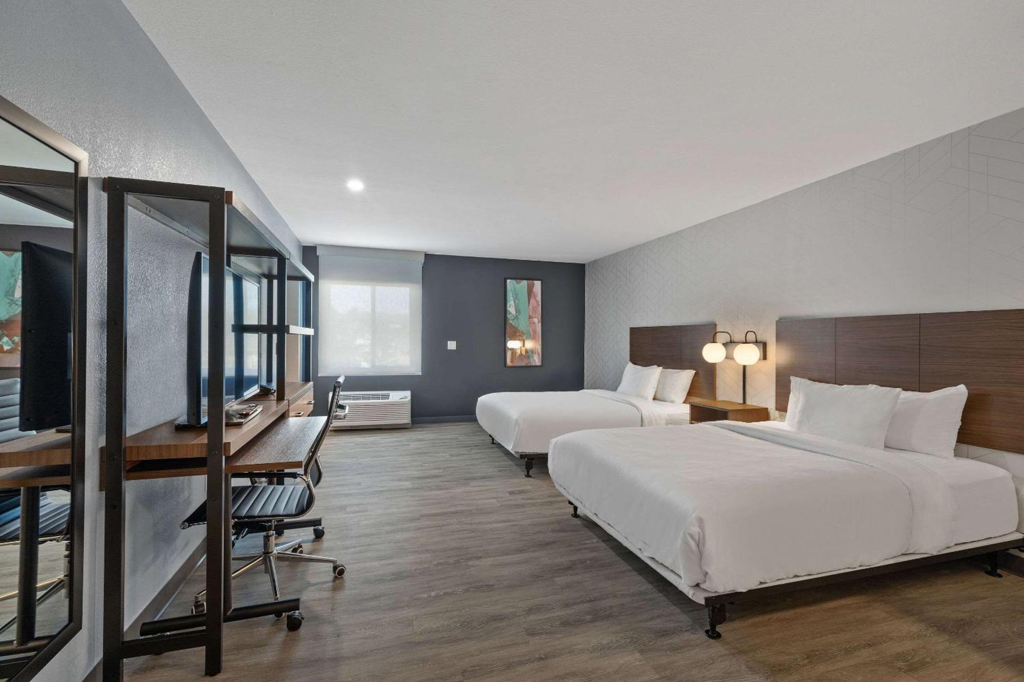 Everhome Hotel