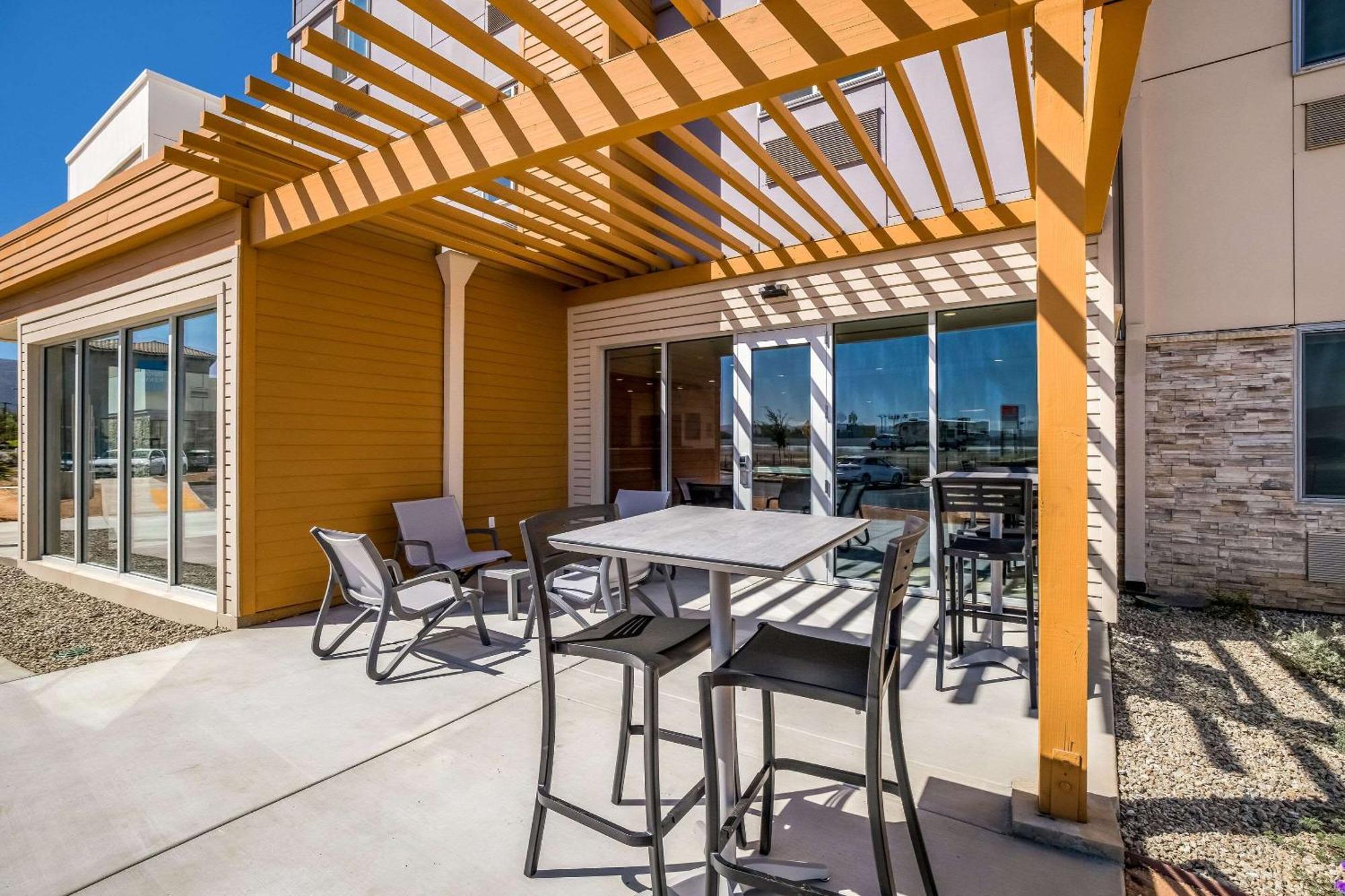 Hotel Everhome Corona